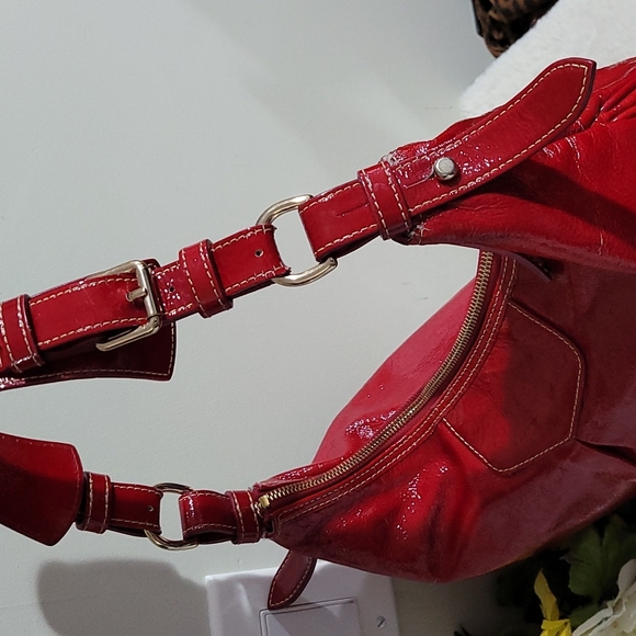 Dooney & Bourke red patent hobo bag - Picture 6 of 12